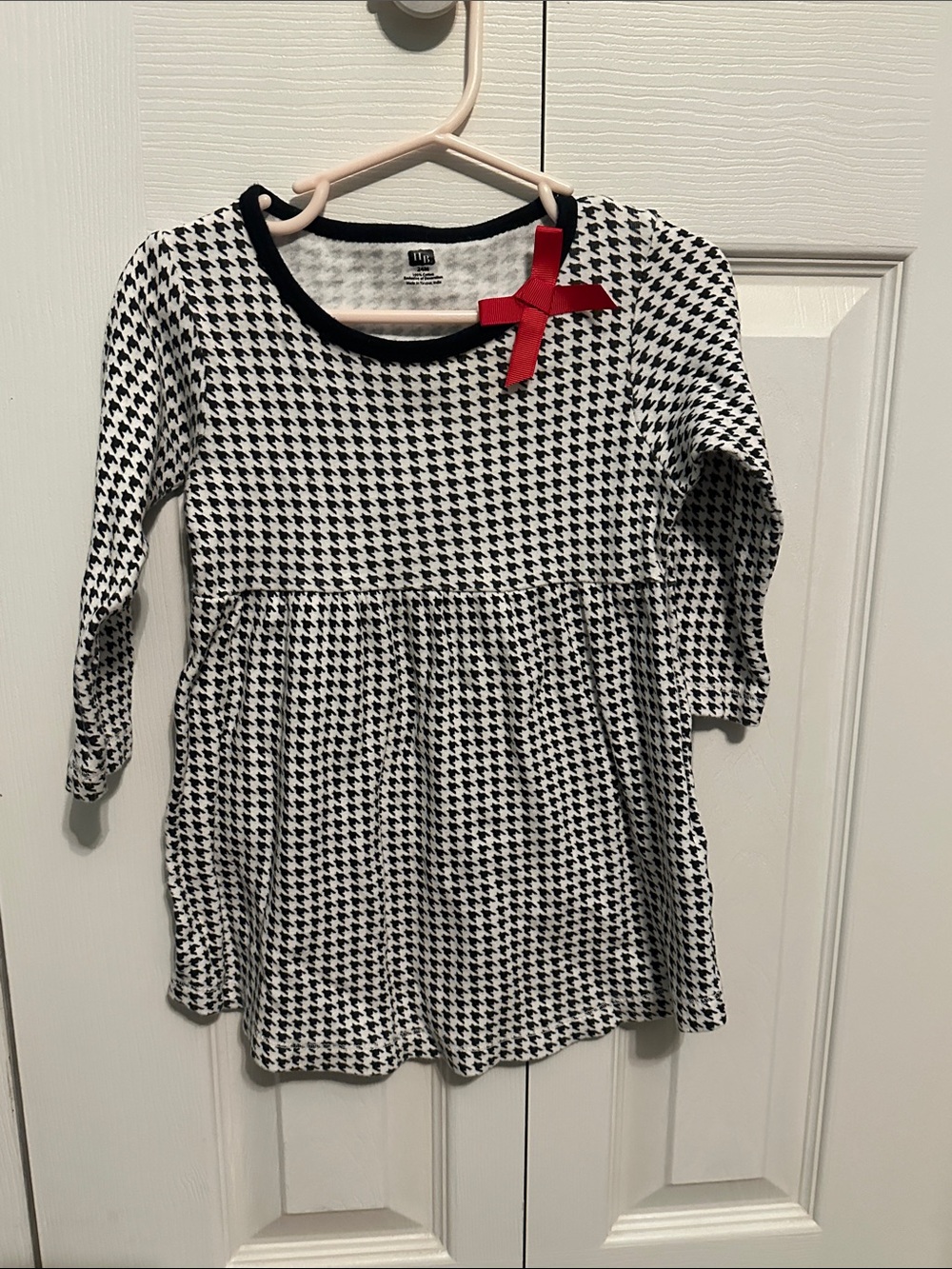 H&M Black & White Houndstooth Long Sleeve Dress with Red Bow